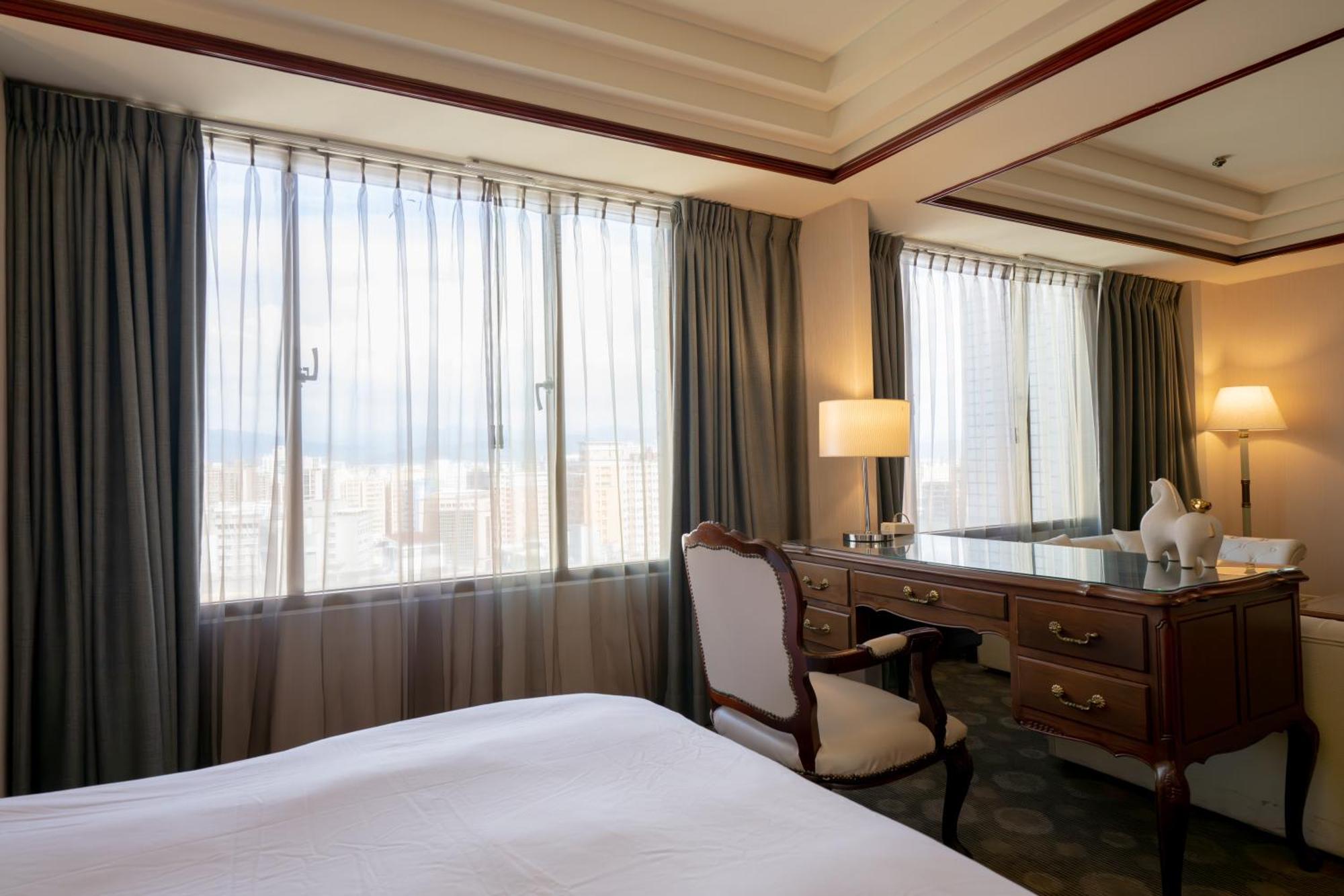 T Hotel Taichung Luaran gambar